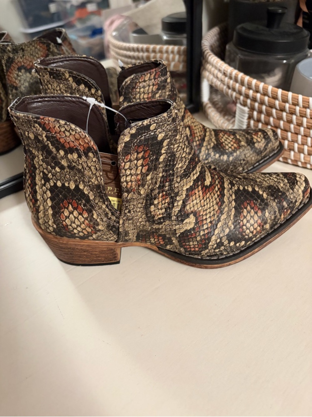 NWT ROPER AVA SNAKESKIN FASHION BOOTIES - SNIP TOE SIZE 5